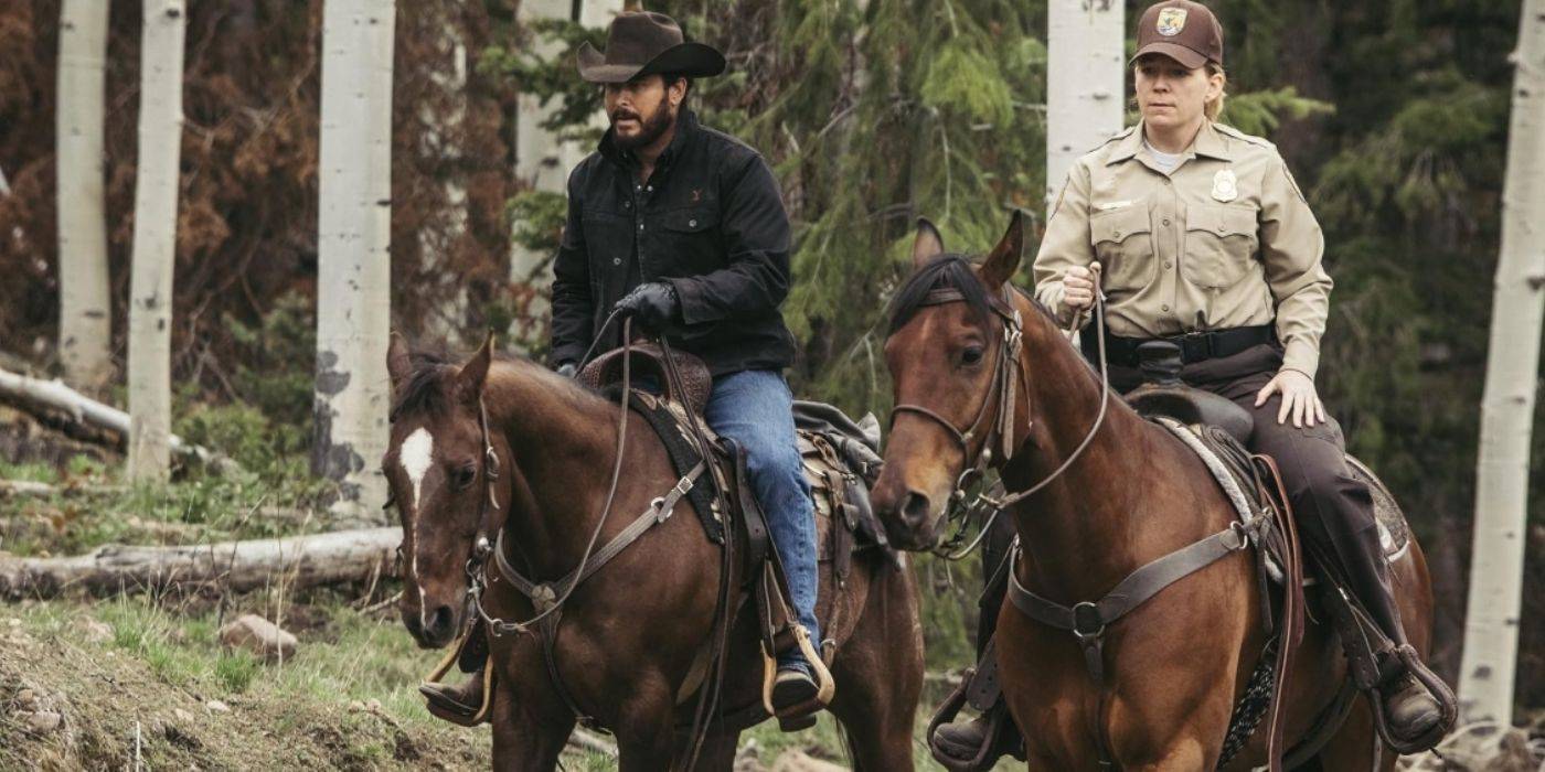 Рип (Коль Хайзер) на лошади с парковым рейнджером в 1 сезоне "Yellowstone"