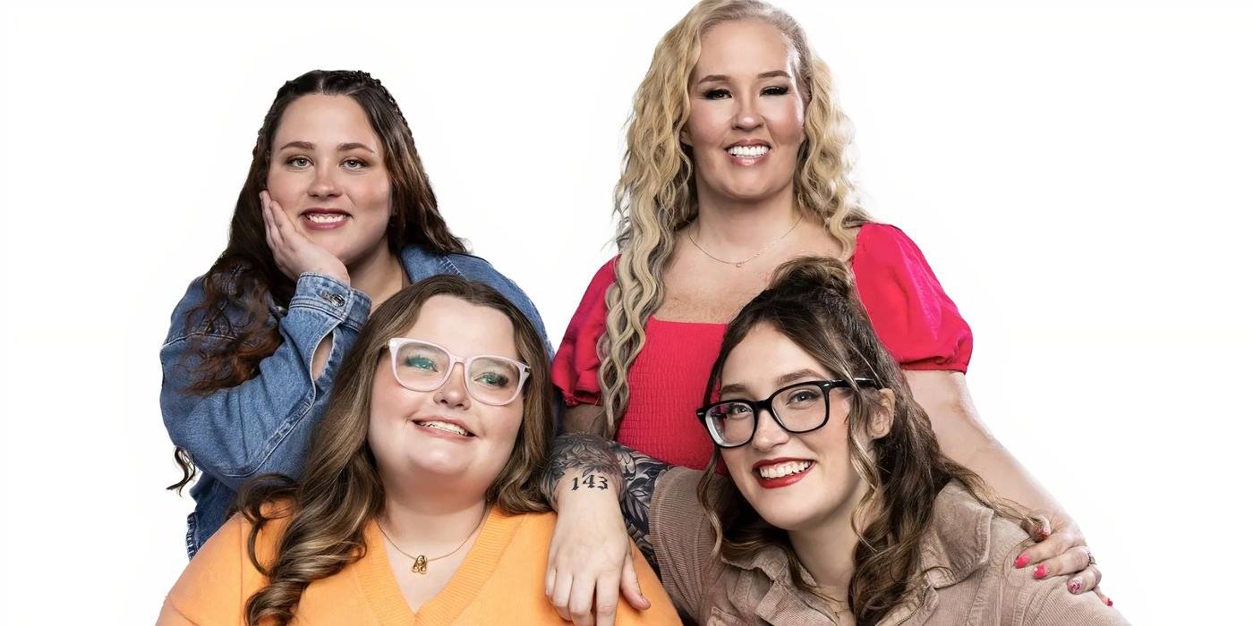 Mama June Shannon в Mama June- Family Crisis с дочерьми для официальной фотосессии