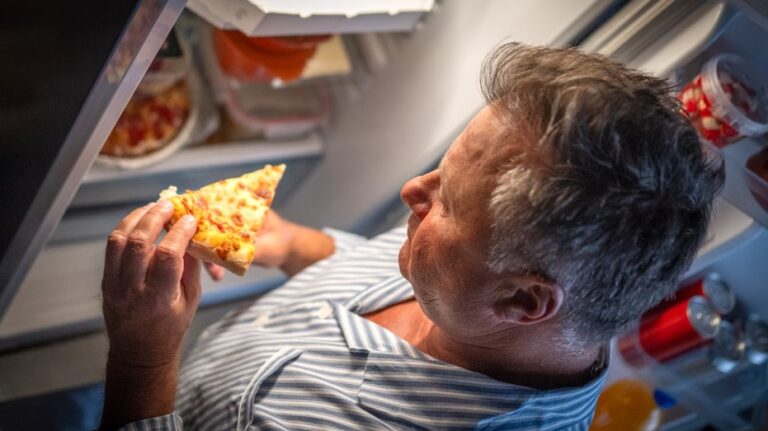 Исследование показывает, как изменение вечерних привычек питания может улучшить здоровье сердца