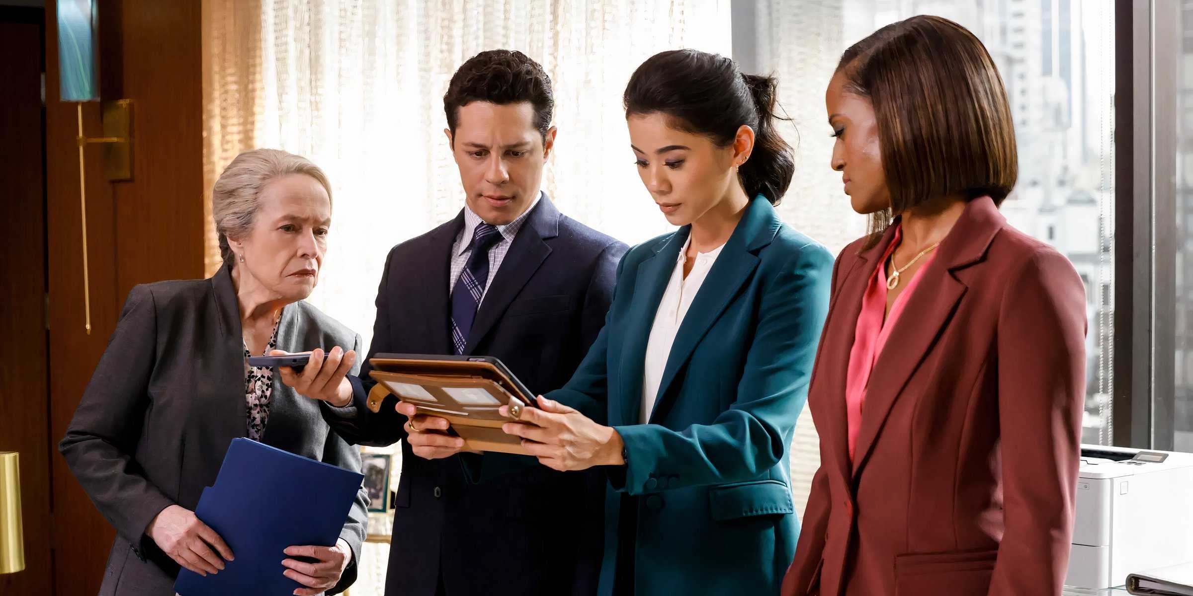 Мати Кингстон, Билл Мартинес, Сара Френчкл и Олимпия Лоуренс в "Матлок"