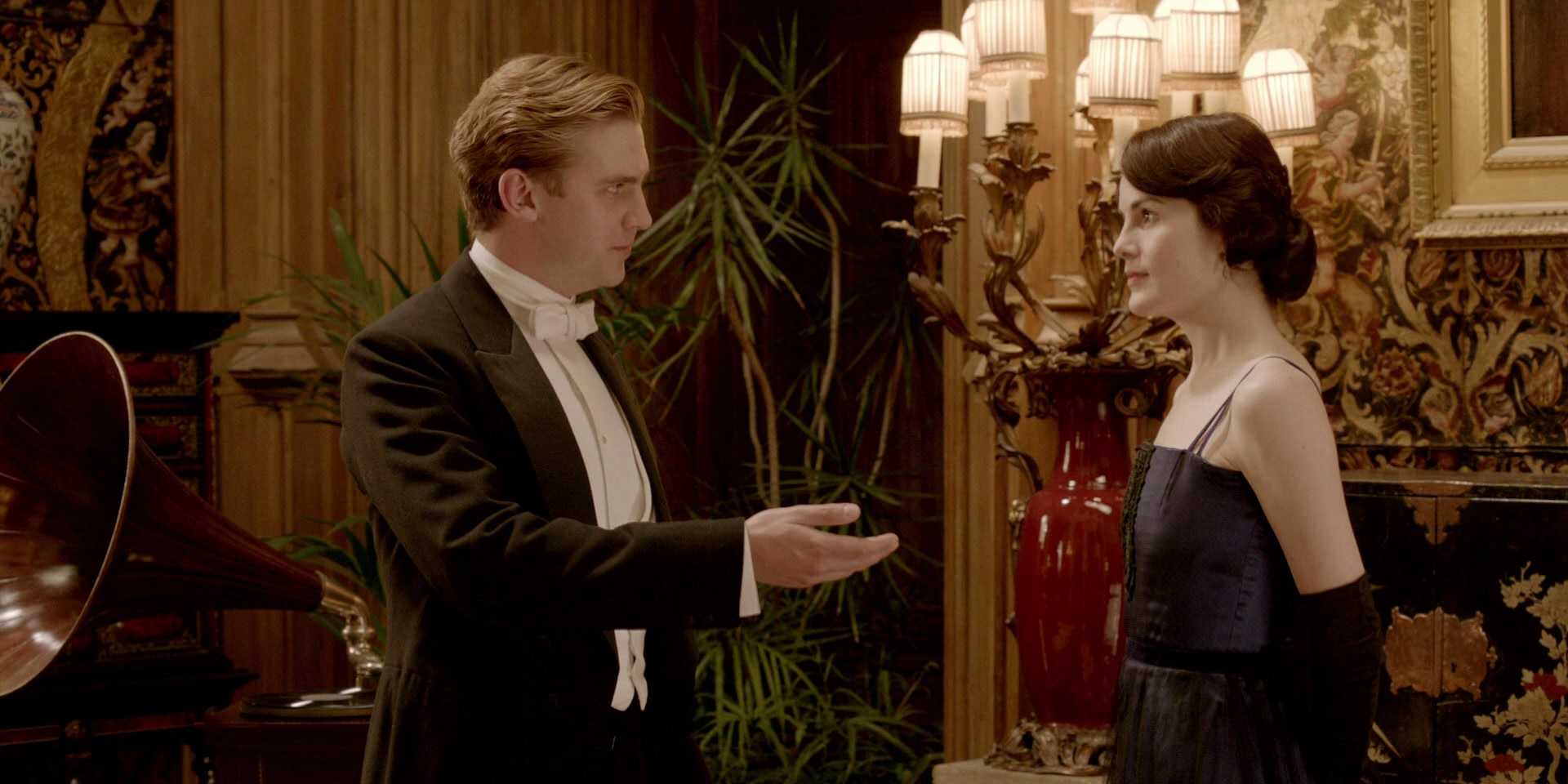 Мэтт протягивает руку Мэри в 2 сезоне "Дэнтаун Abbey"