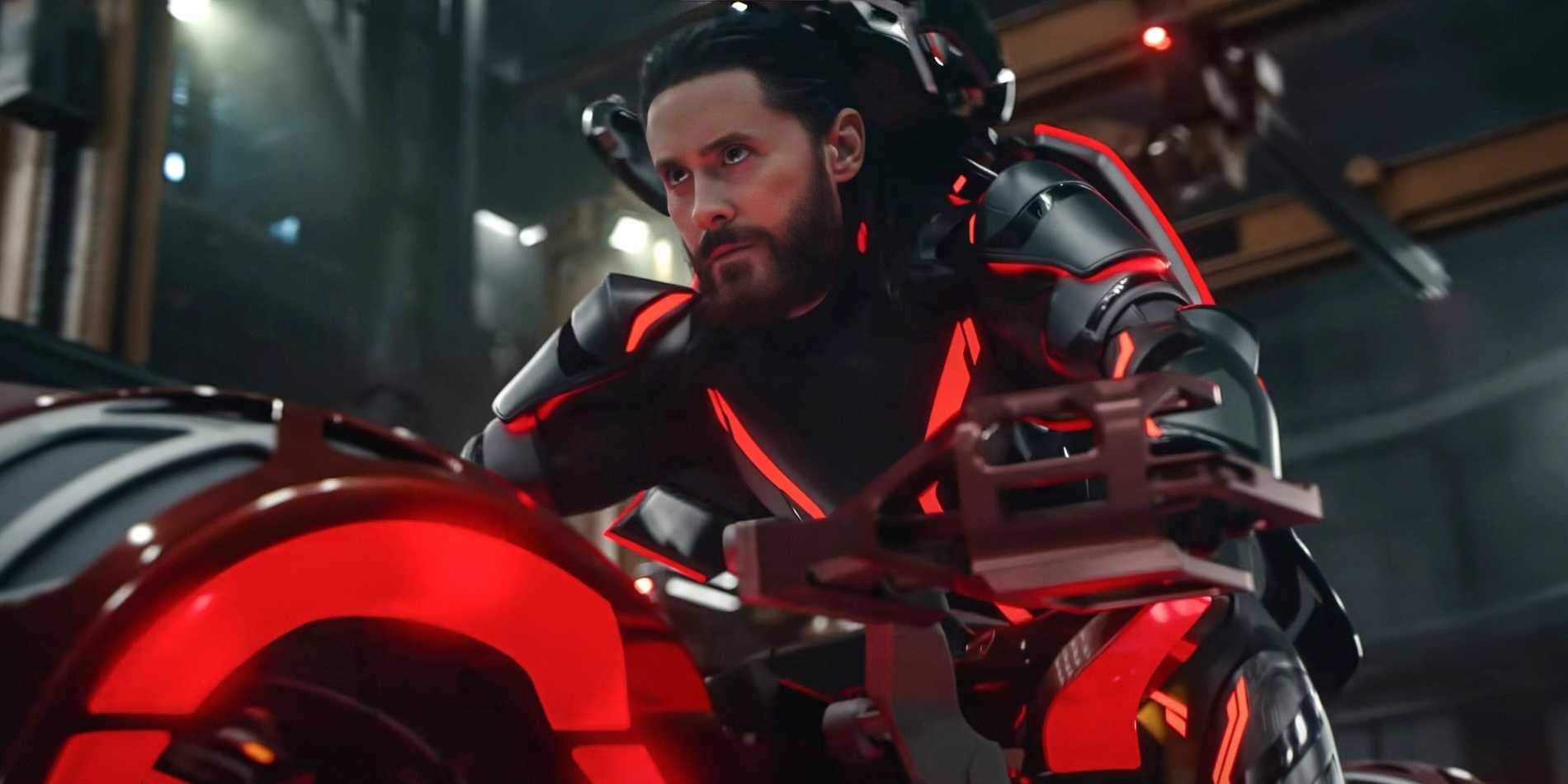 Джерард Лето на Lightcycle в Tron: Ares