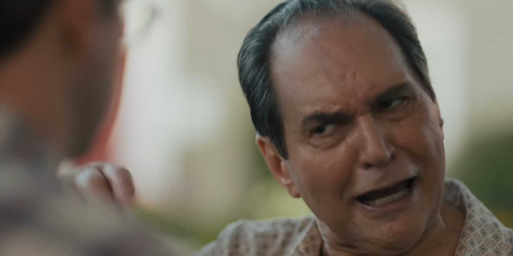 Майк разговаривает с Роном в финале 1 сезона сериала "The Chair Company"