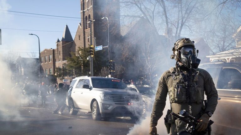 В Вест Вирджинии успешно провели операцию ICE без протестов, в отличие от Миннесоты