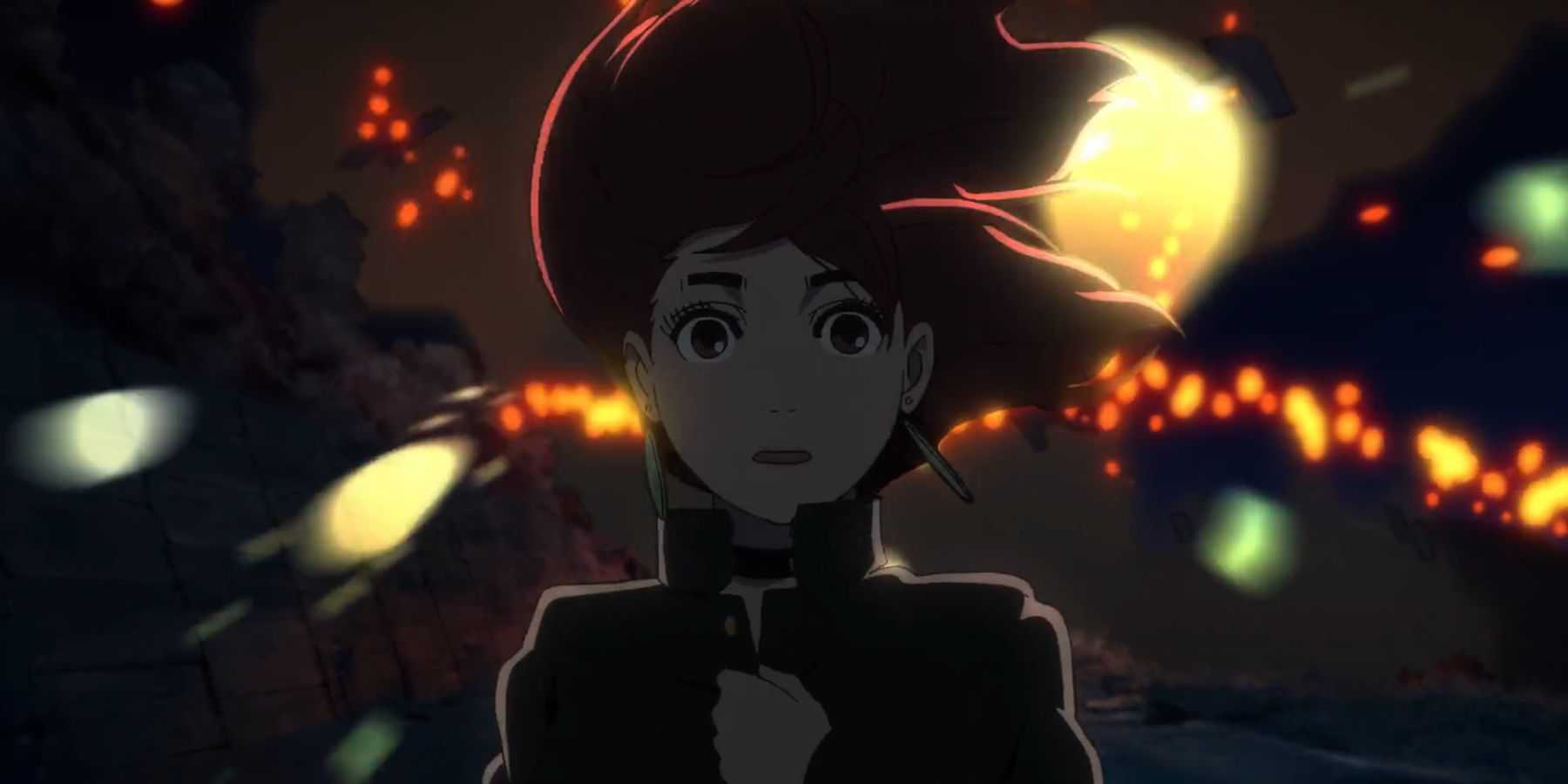 Момо Аясе с удивленным выражением лица, когда происходит взрыв за ней