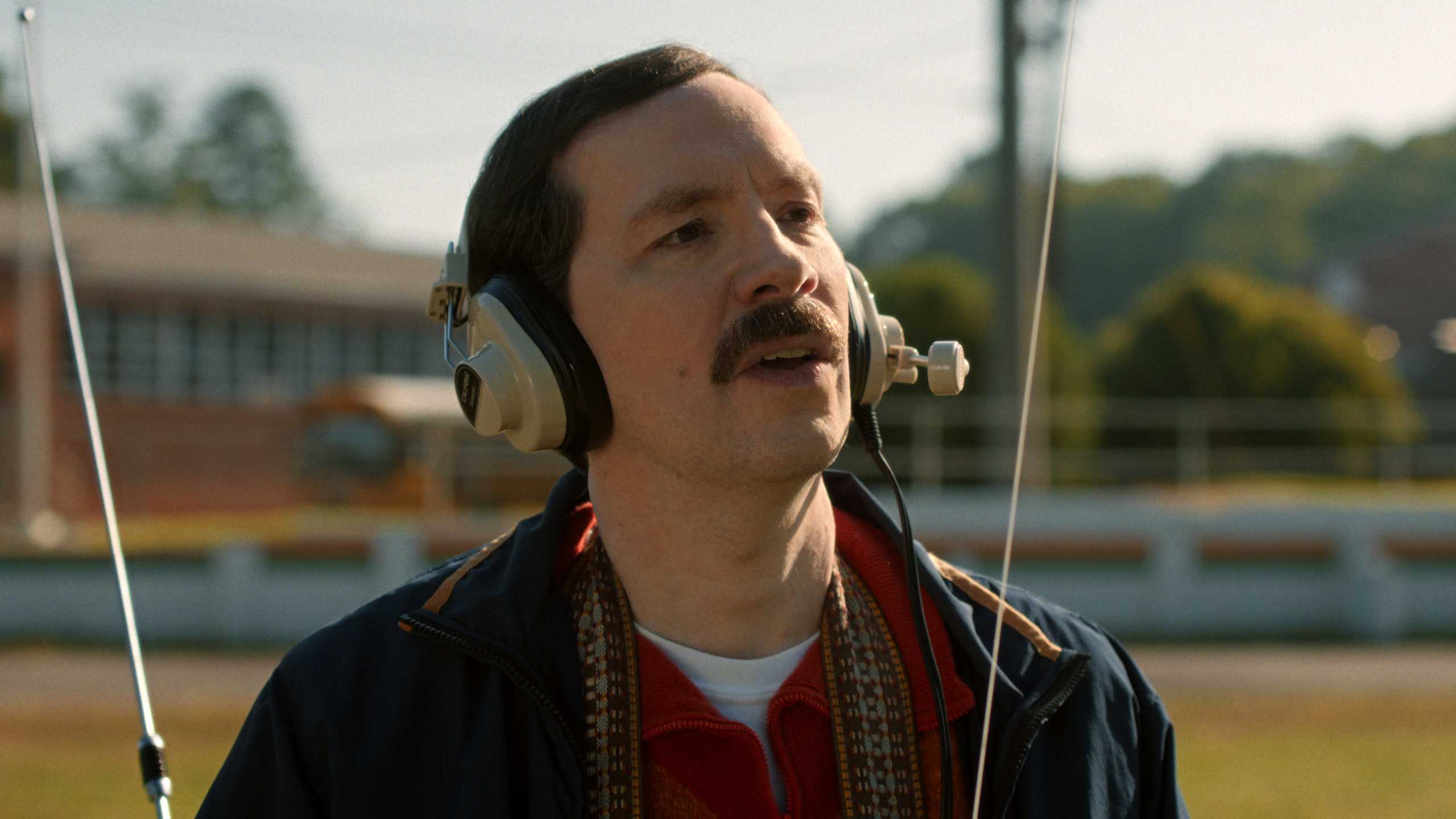 Мистер Кларк проводит эксперимент в 5 сезоне "Stranger Things", часть 2