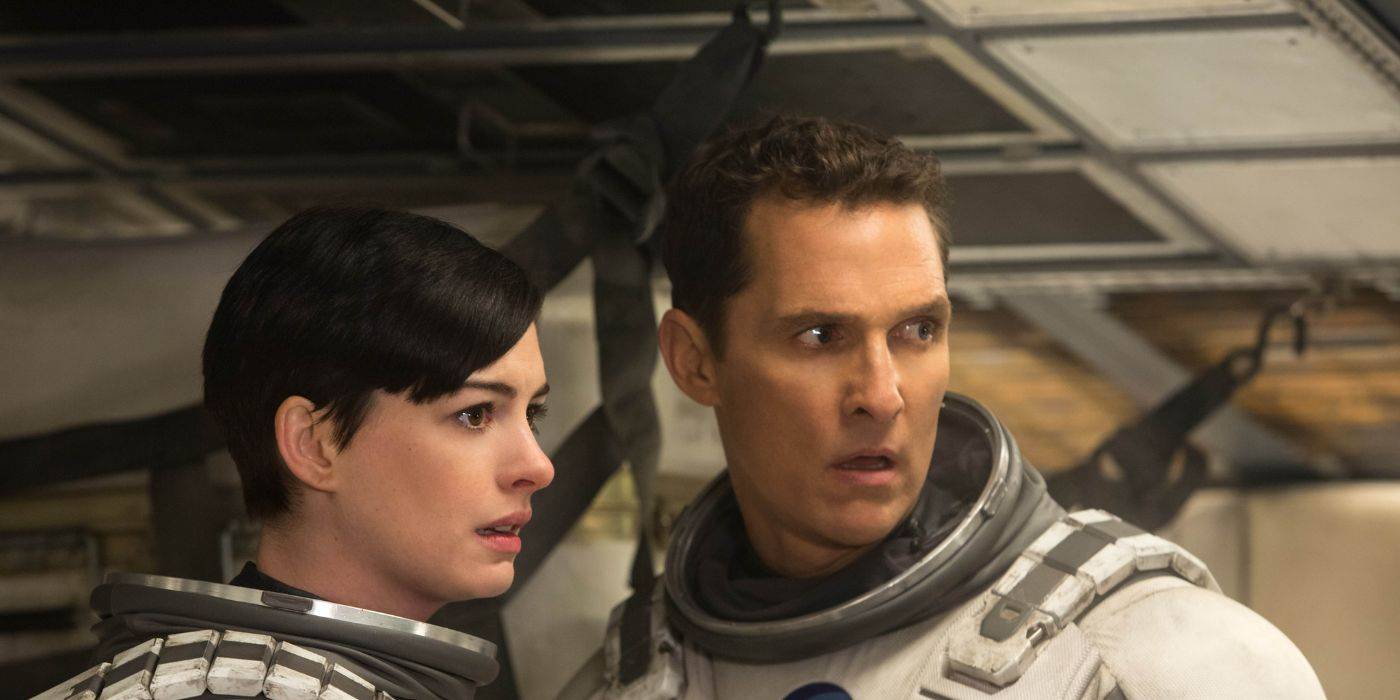 Энн Хэтэуэй и Мэттью Макконахи, выглядящие ошеломленными в «Интерстеллар»