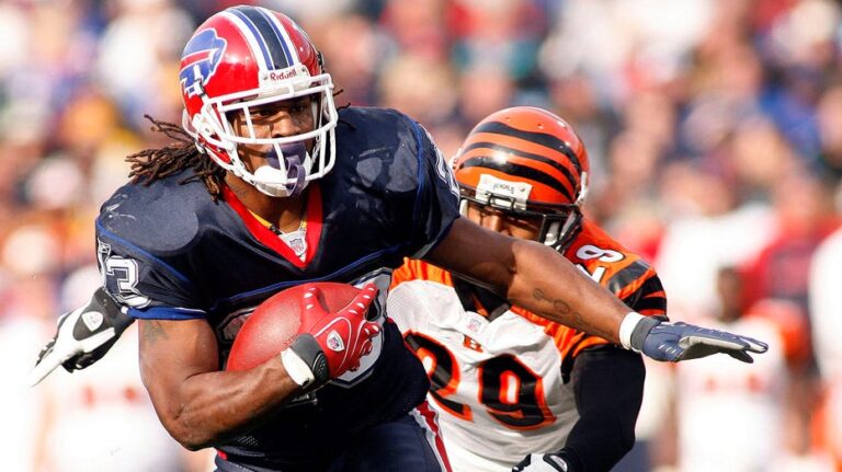 Бывший игрок NFL Маршон Лич раскрыл внутренние разногласия в тренерском штабе «Баффало Биллс»