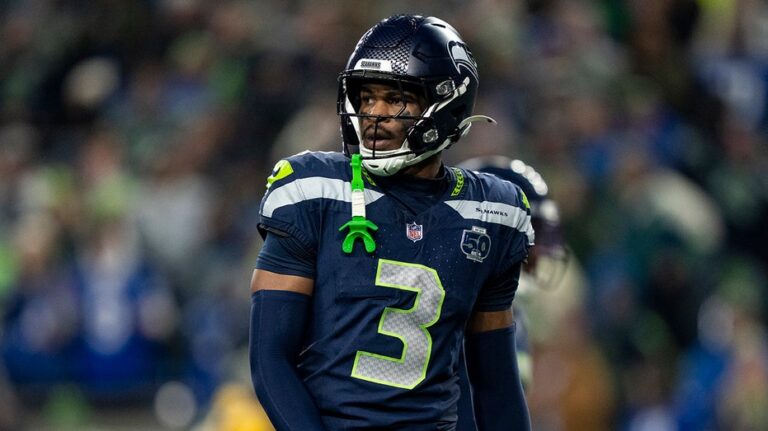 Звезда «Сиэтл» Ник Эмманвори снижает значение травмы лодыжки перед Супербоулом: «Все будет хорошо»