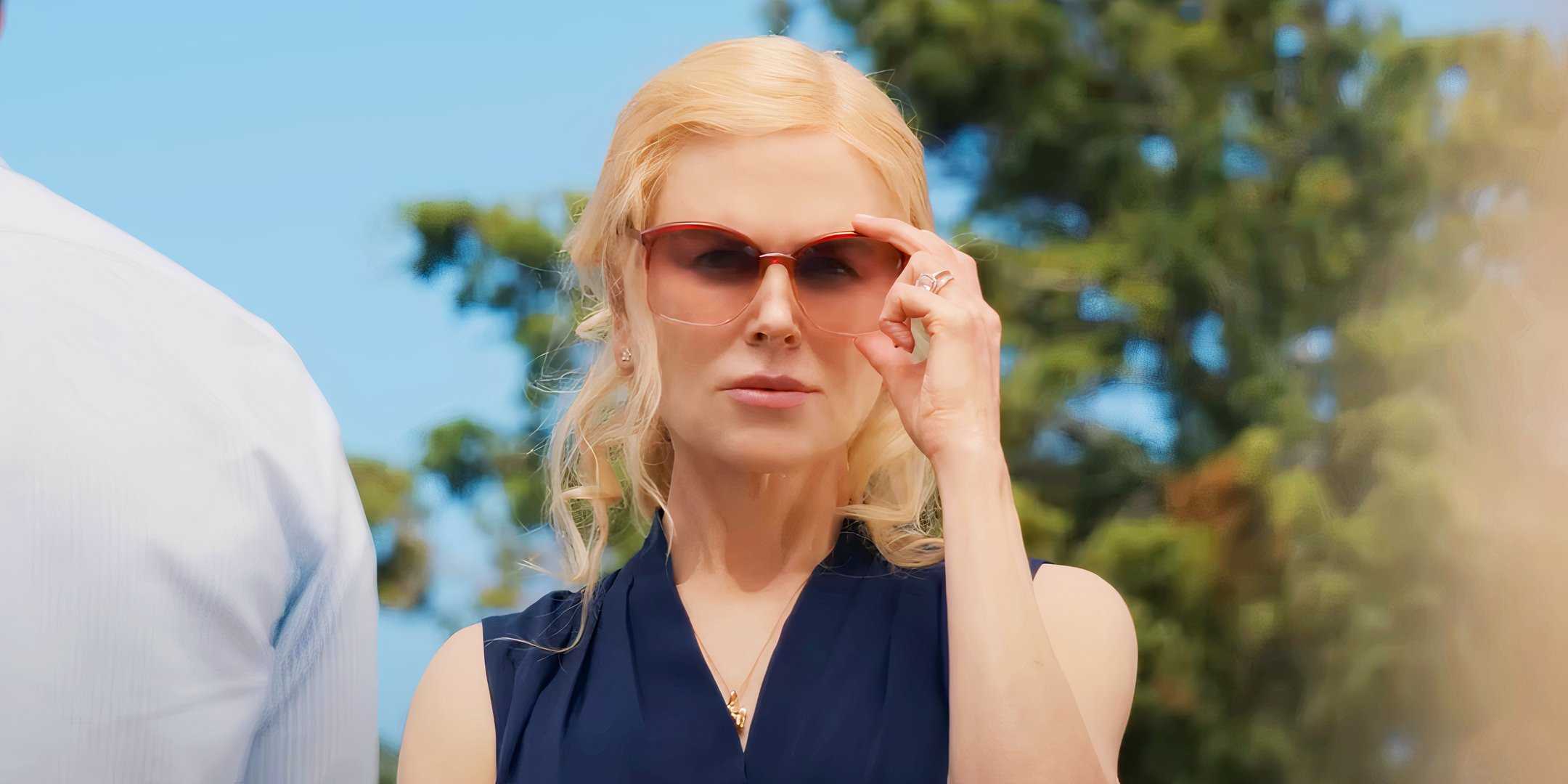 Николь Кидман, подправляет очки в "The Perfect Couple"