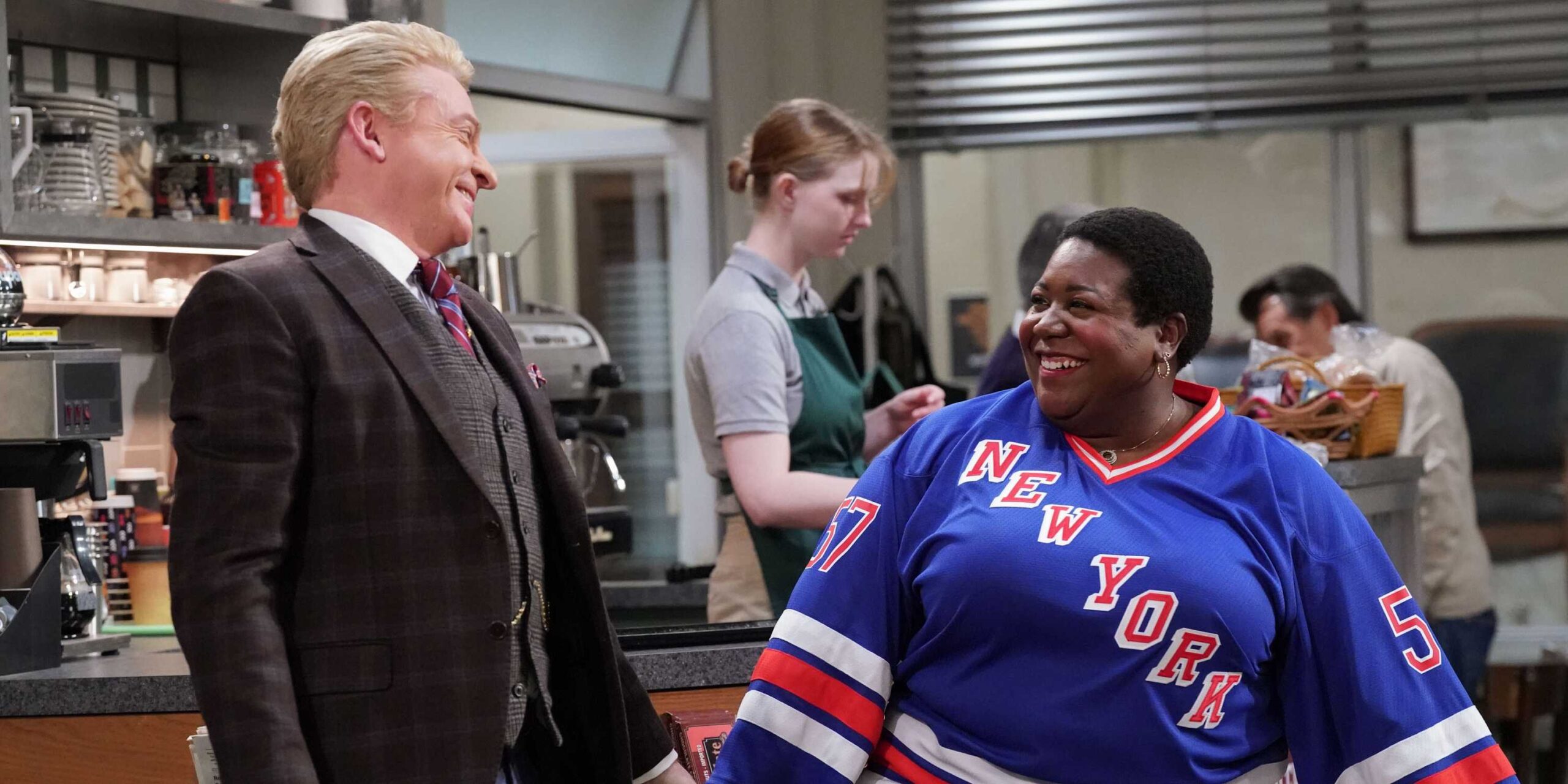 Рис Дарби в роли Алистера и Лакретта в роли Гургс в 2 сезоне *Night Court*, эпизод 12, "Дюк - это опасность".