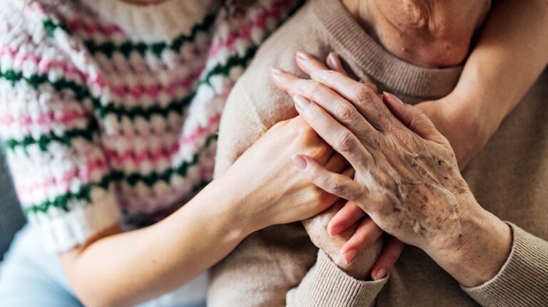 Можно ли человеку достичь возраста 150 лет? Врач-генетик объясняет возможные перспективы