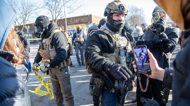 Вызовы федеральной власти на фоне протестов против ICE в Миннеаполисе: когда возможна конституционная кризис