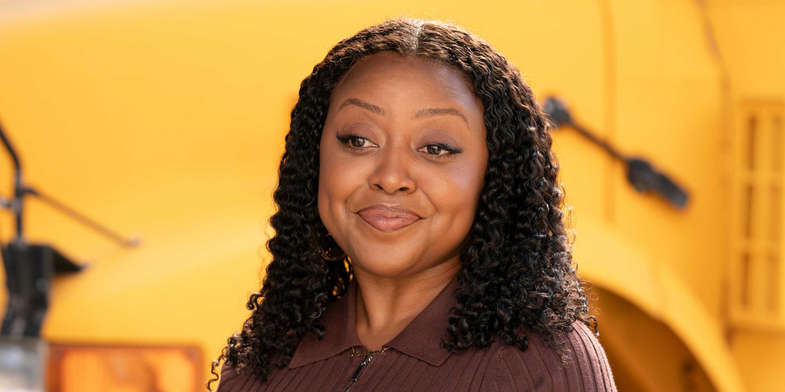 Кинта Брэнсон, Джин, улыбается в *Abbott Elementary*