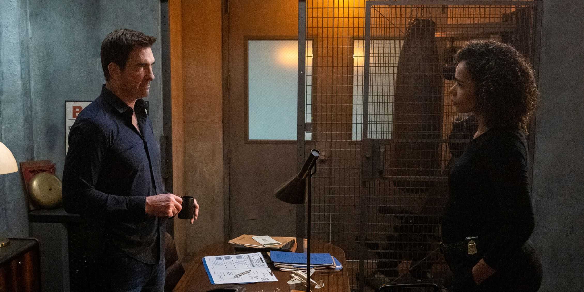 Реми и Барнс спорят в его кабинете в "FBI: Most Wanted"