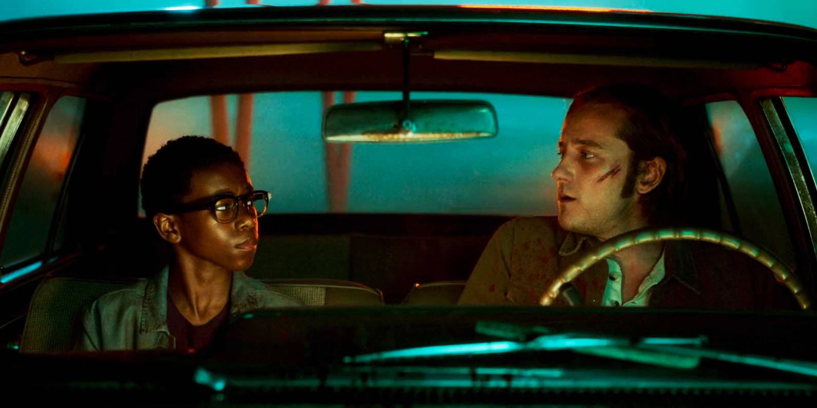 Марк и Бен сидят в машине в конце "Salem's Lot"