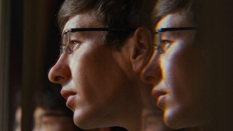 Обзор фильма «Saltburn»: Бари Киган очаровывает в мрачной драме Эмерлда Феннелл.