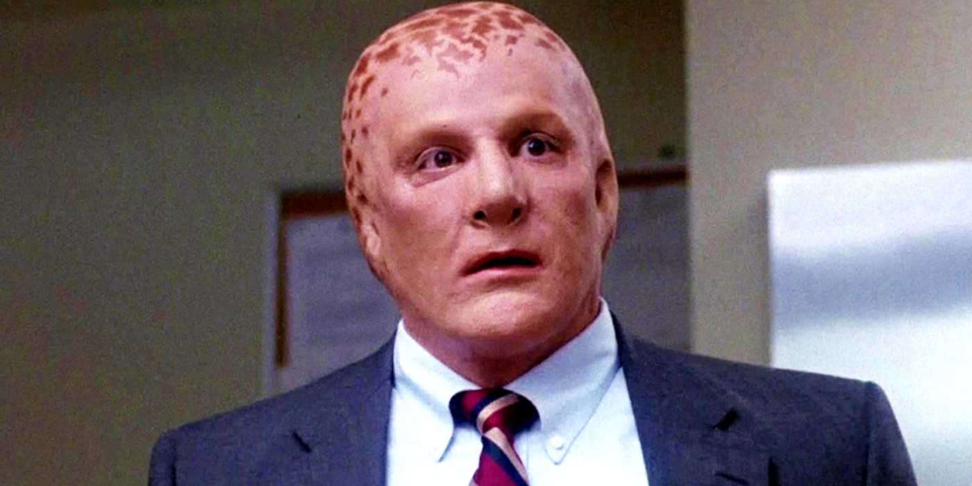 Мэнди Патинкин в роли Сэма Франсиско, выражающего беспокойство в фильме Alien Nation.