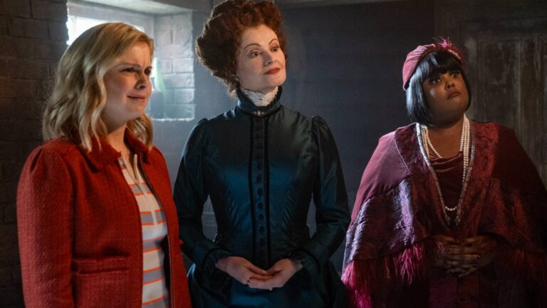 Ghosts демонстрирует, почему это лучшая комедия на CBS, с потрясающим отсылкой, реализованной спустя четыре года.