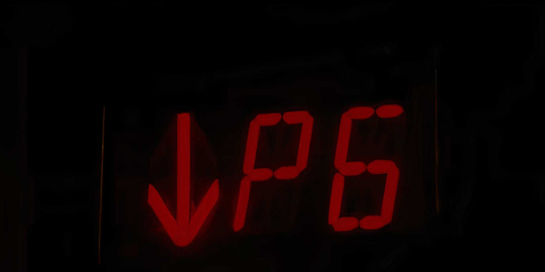 Лифт, ведущий в подавленный разум Абеля в Hurry Up Tomorrow