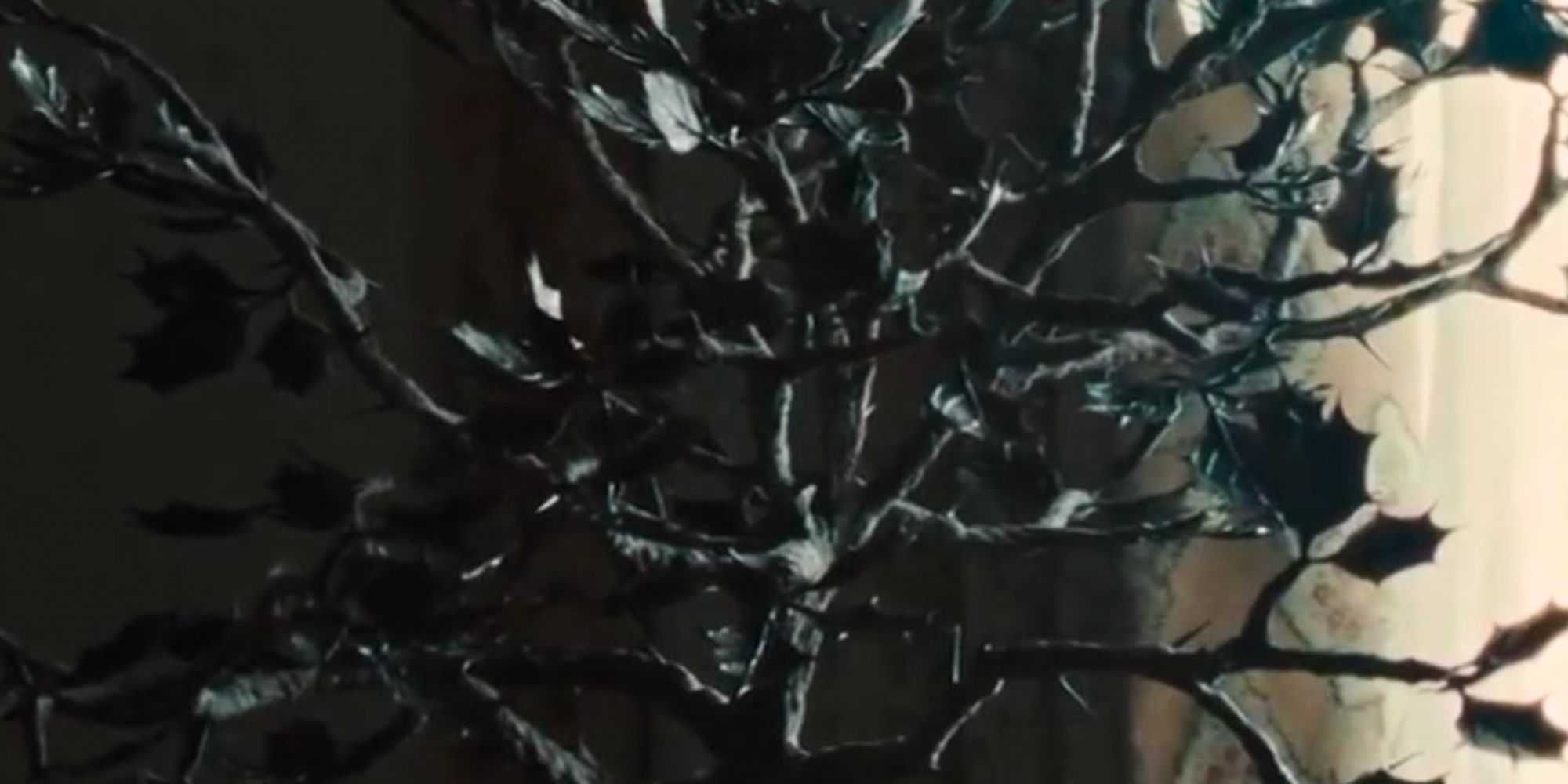 Чёрное дерево Глэдис в Weapons