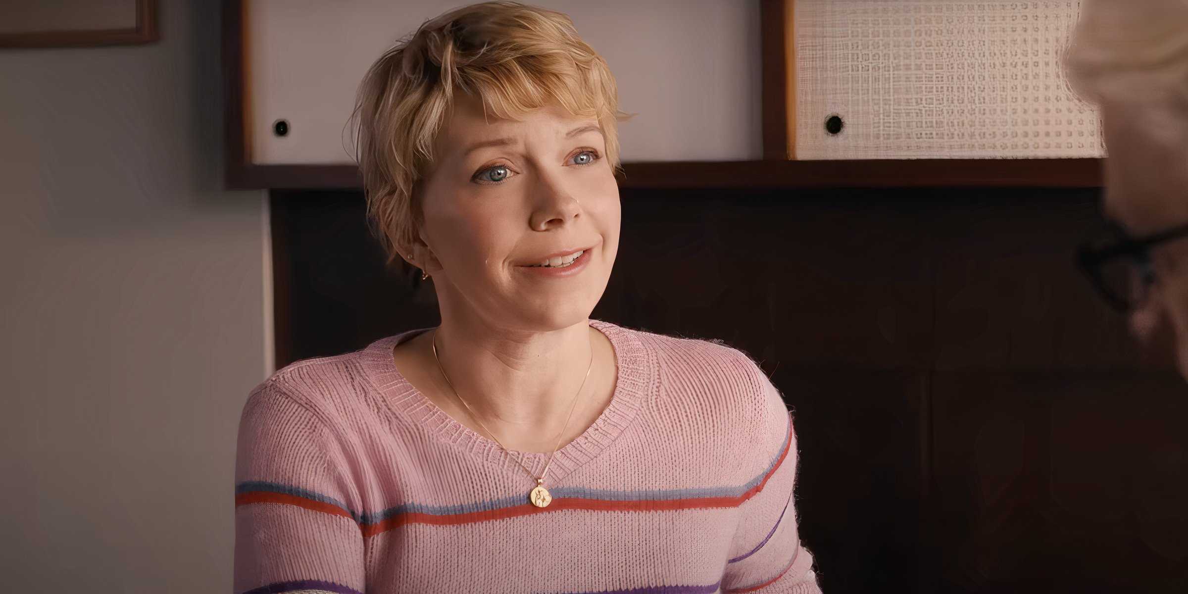 Мэри Элизабет Эллис в роли Эмили, с улыбкой, в фильме "Человек внутри"