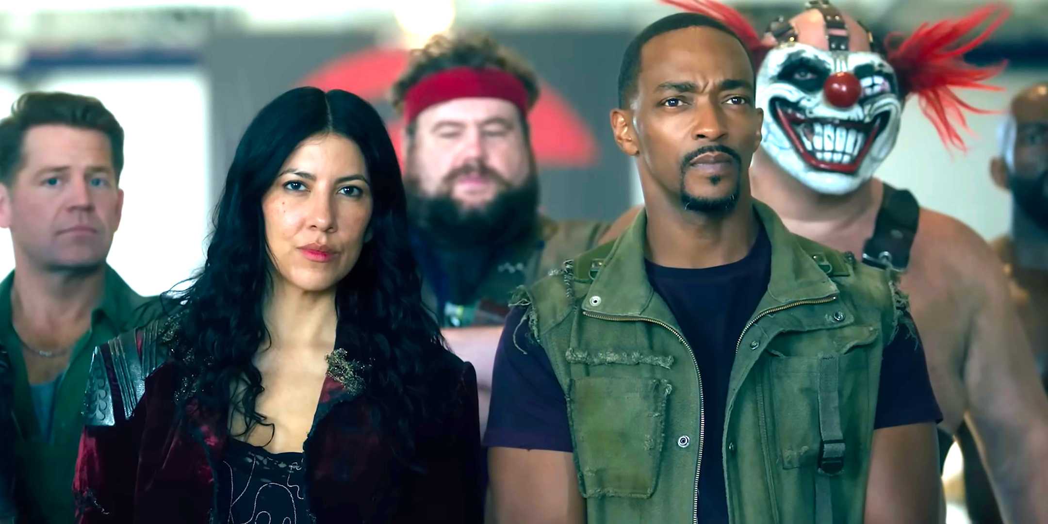 Стейси Беатриз, Энтни Макки, Свит Тот и другие с любопытством смотрят на Кальпсо в 2 сезоне Twisted Metal