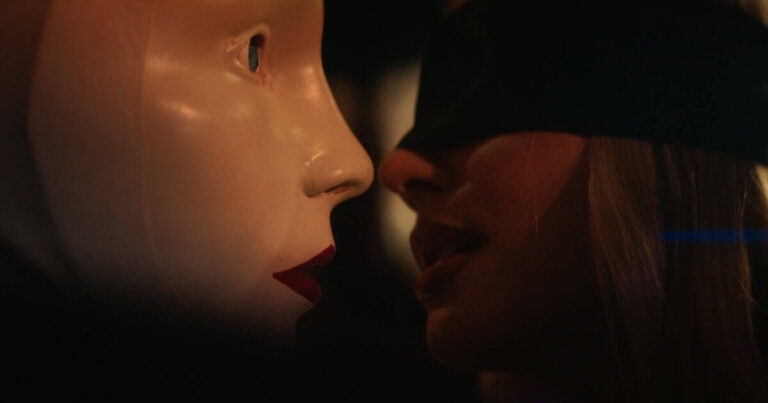 Компания Эли Рота «The Horror Section» анонсирует дистрибуцию эротического слэшера «Stiletto»