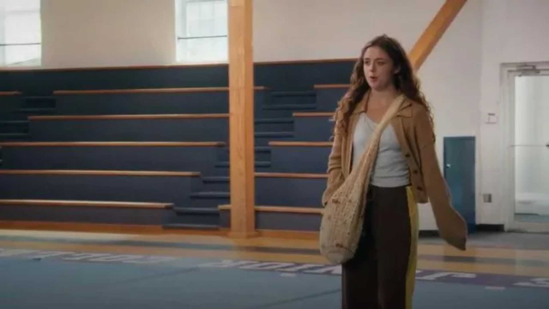 Георджи Мёрфи в роли Салли, входящей в "Gym" от Stumble