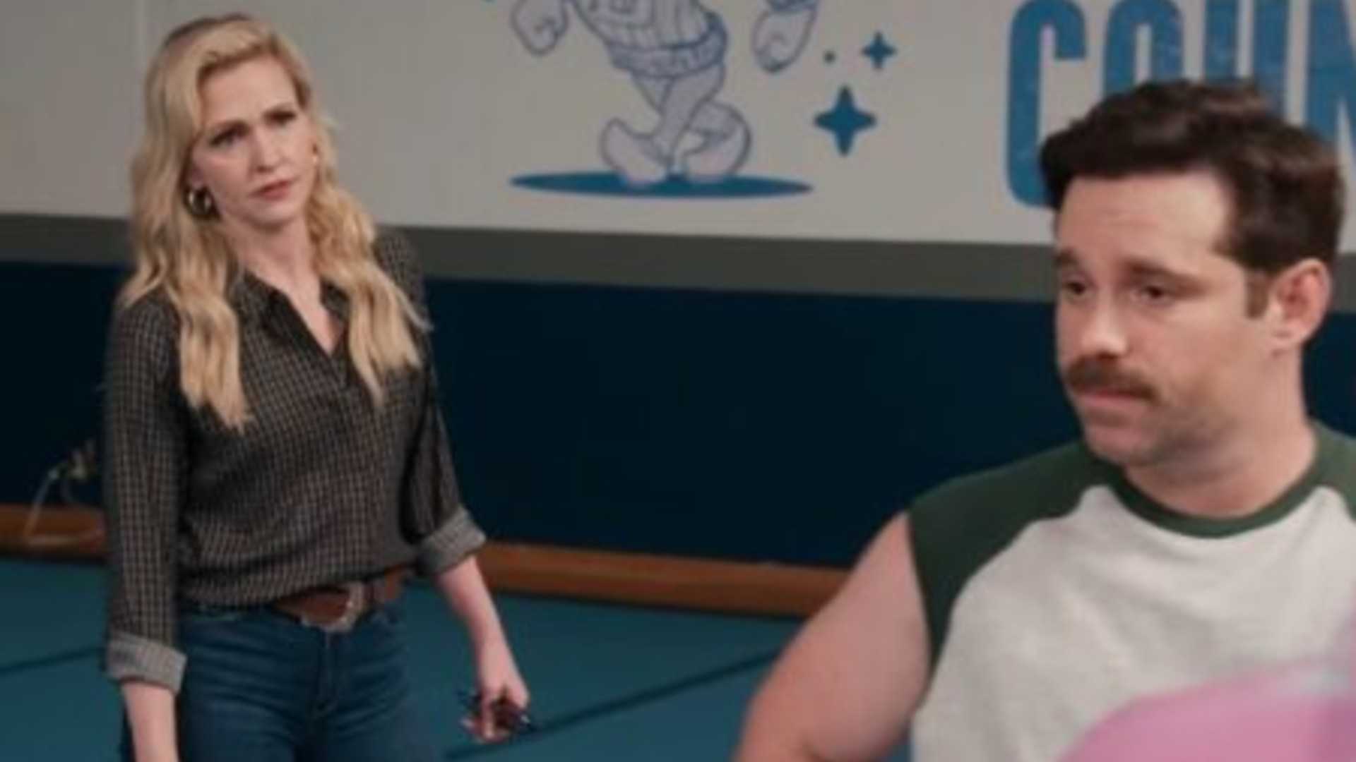 Джен Лион (Коуртеней) и Райан Пинстон (Стив) в спортзале