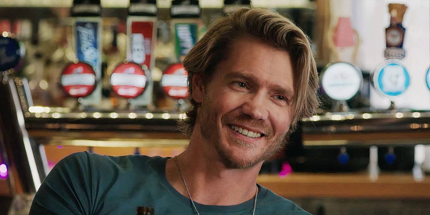 Кол улыбается, глядя на "Sullivan's Crossing"