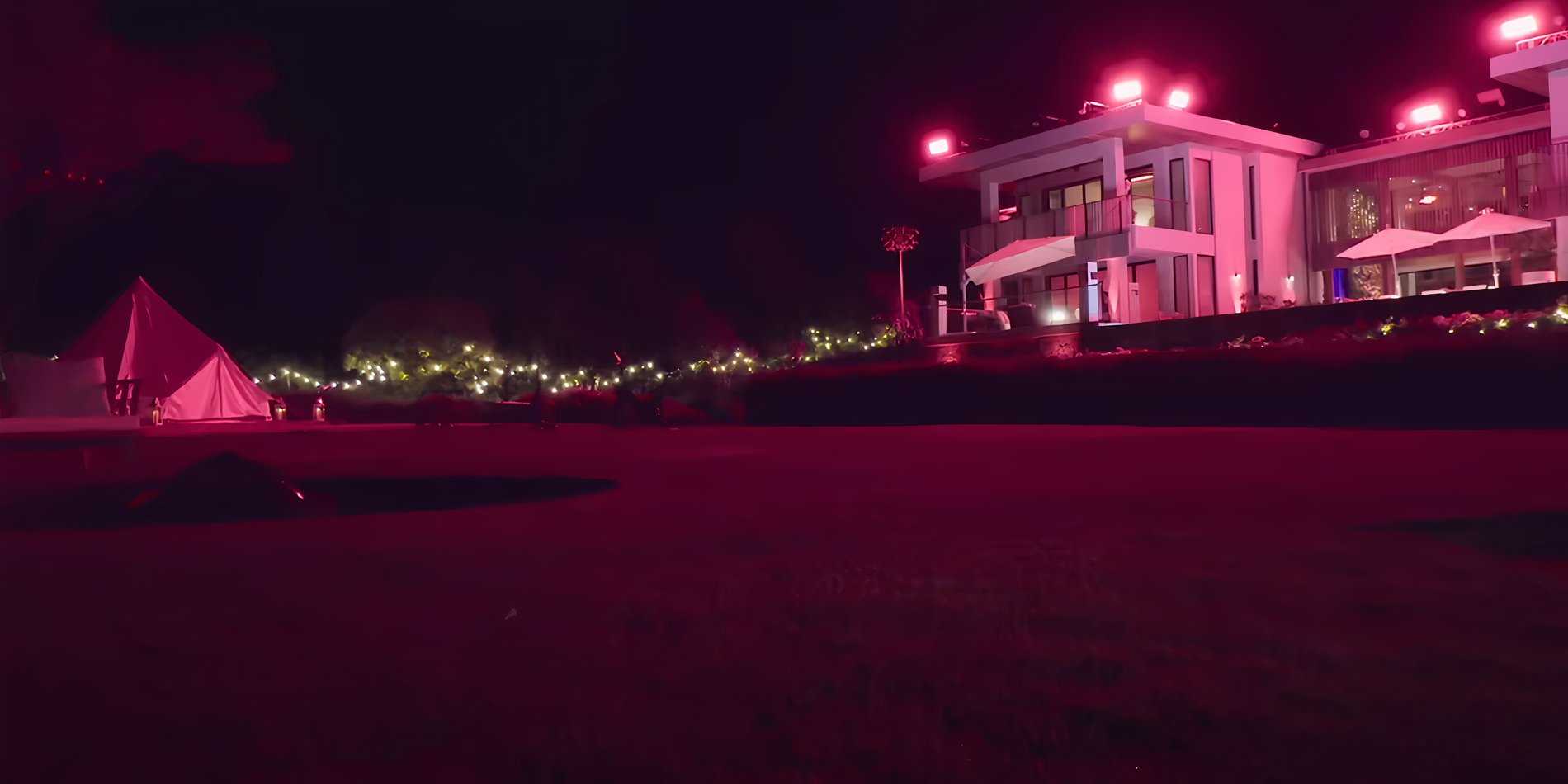 9-й сезон "Temptation Island": вилла ночью