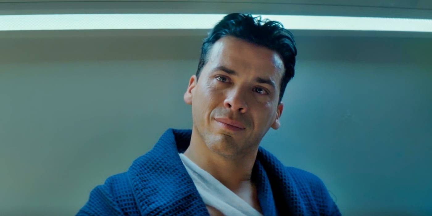 Тевфик Джаллаб в роли Винсента, плачущего в "Париже пал"