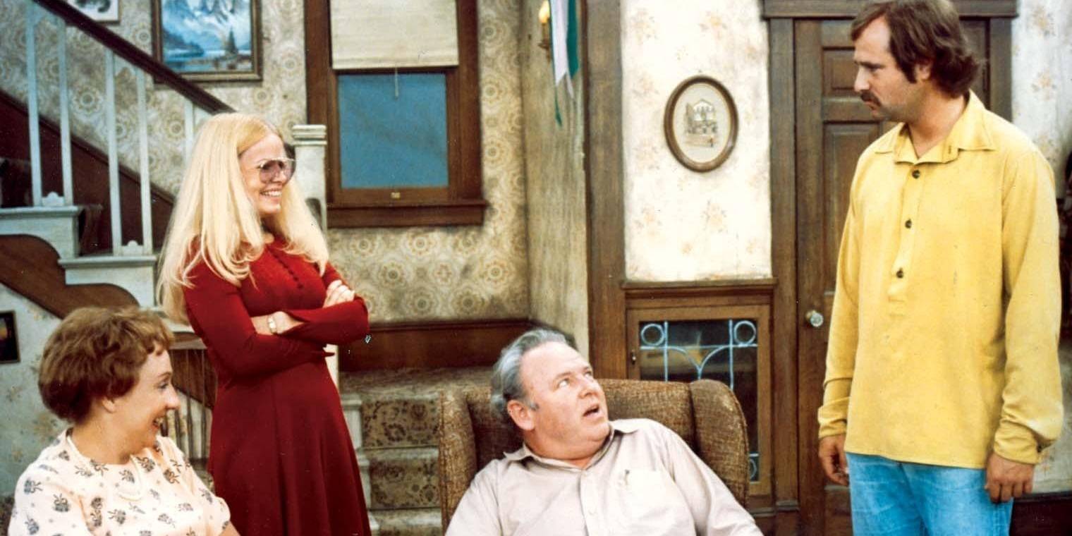 Актеры сериала All in the Family смотрят друг на друга
