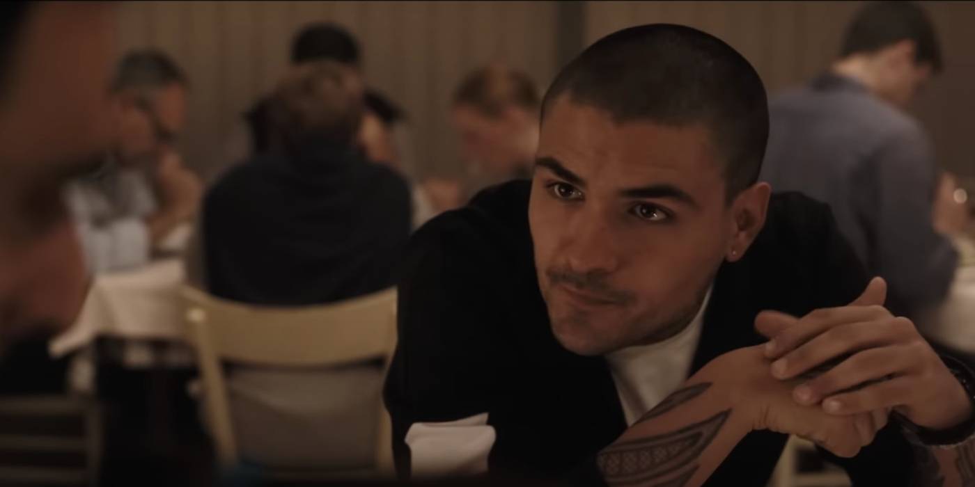 Изображение Марко Кваранта, выглядящего серьезно в фильме *The Equalier 3*