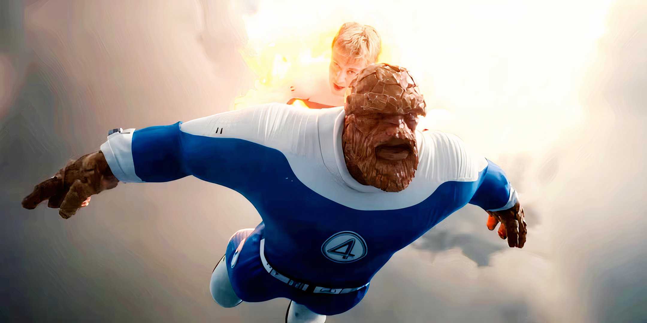 Человек-Огонь держит Тинг в небе в книге "The Fantastic Four: First Steps"
