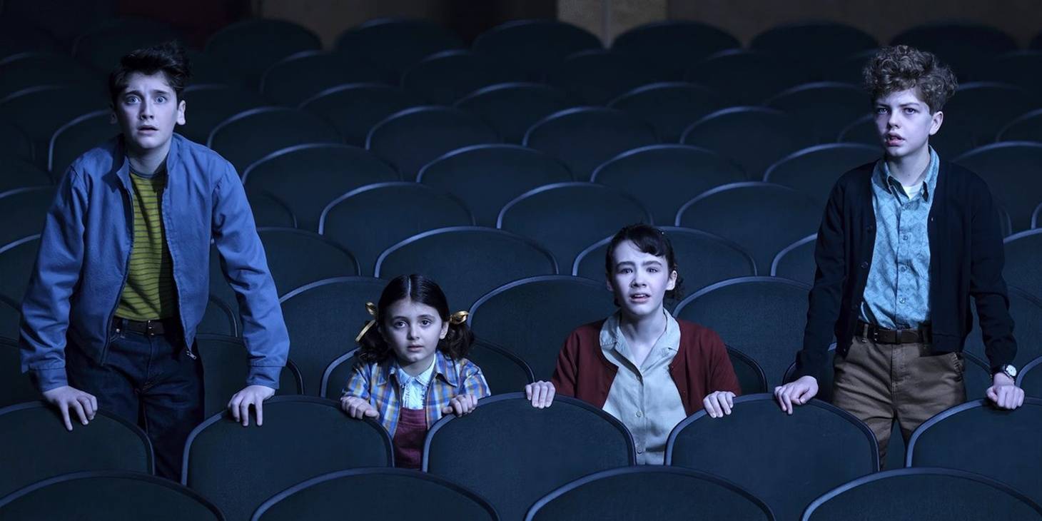 Дети в кинотеатре в IT Welcome to Derry