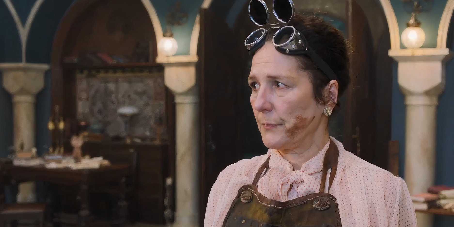 Каролин Лонк как Элейн Асталот в *The Librarians: The Next Chapter*