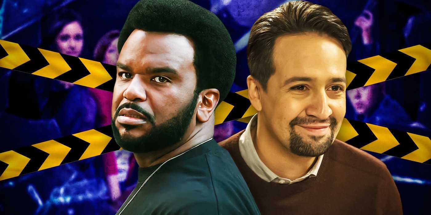 Понтиак Бандит и Дэвид Сантьяго из Бруклин Найн-Найн стоят перед полицейской лентой.