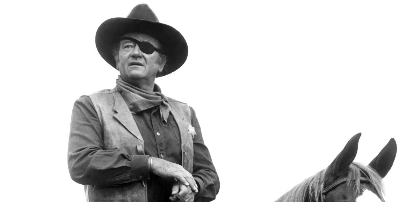 True Grit John Wayne (1) С глазным протезом в роли Роостера Когберна верхом на лошади