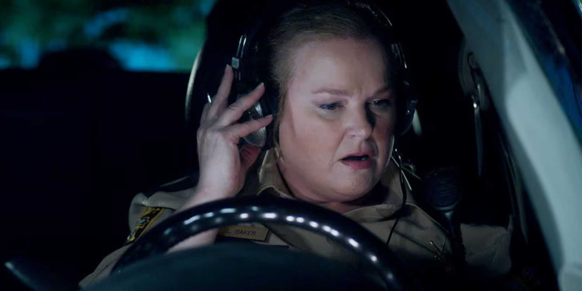 Элизабет Боден в роли Лив Бейкер в Resident Alien