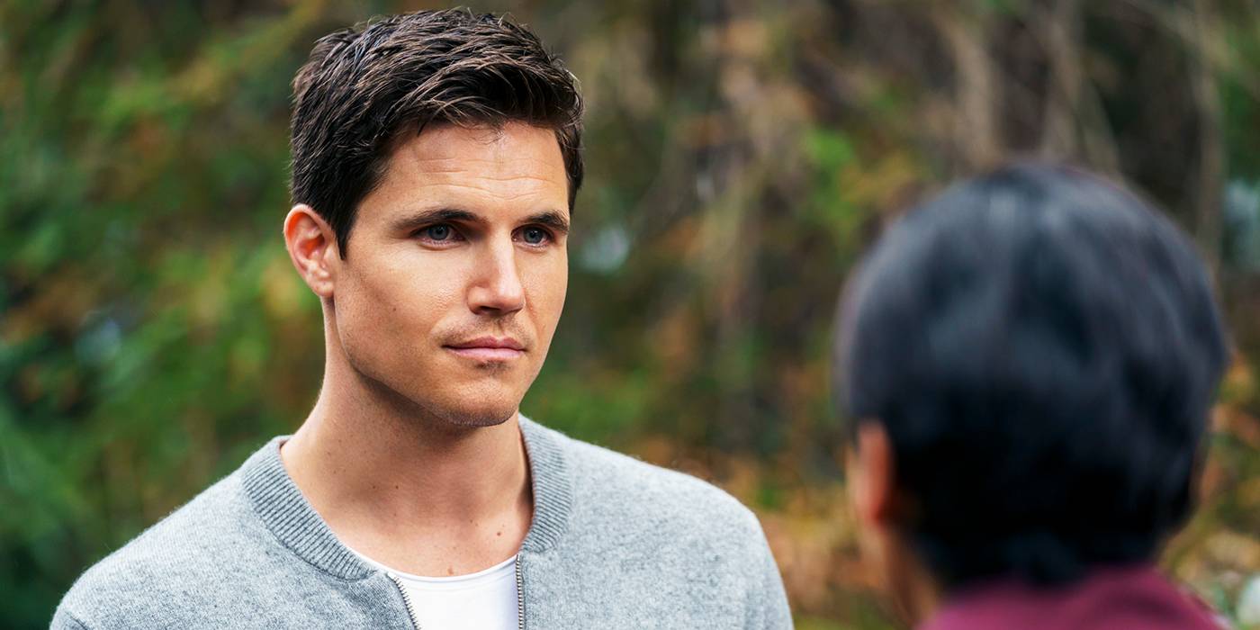 Upload Робби Эмелл в роли Натана Брауна