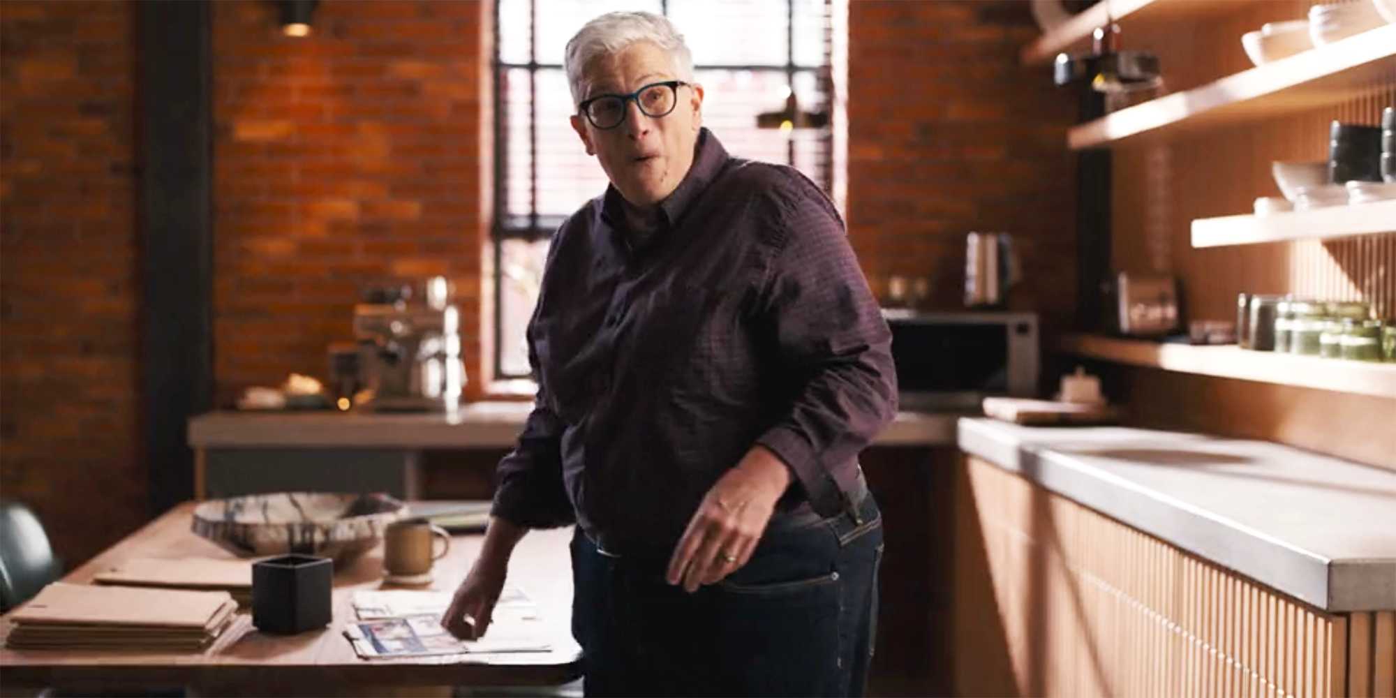 Велма, выражающая удивление в 2-й серии *Tracker* сезона 2