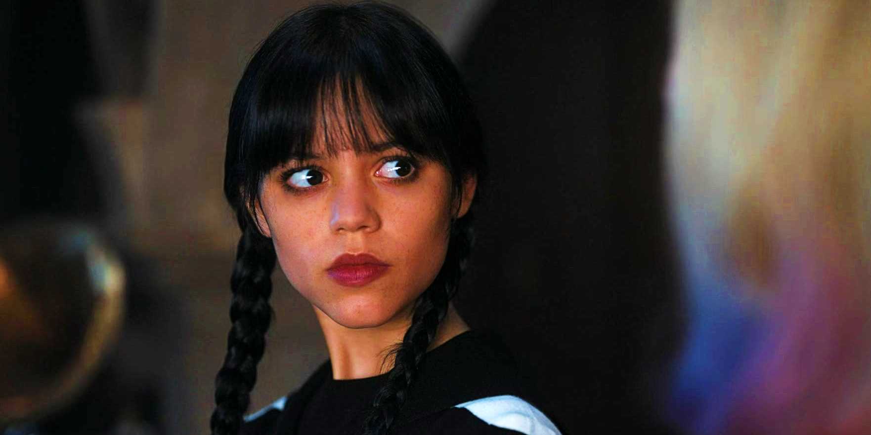 Вдобавок, Грета (Дженна Ортега) выглядит несколько удивленной в фильме "Wednesday".