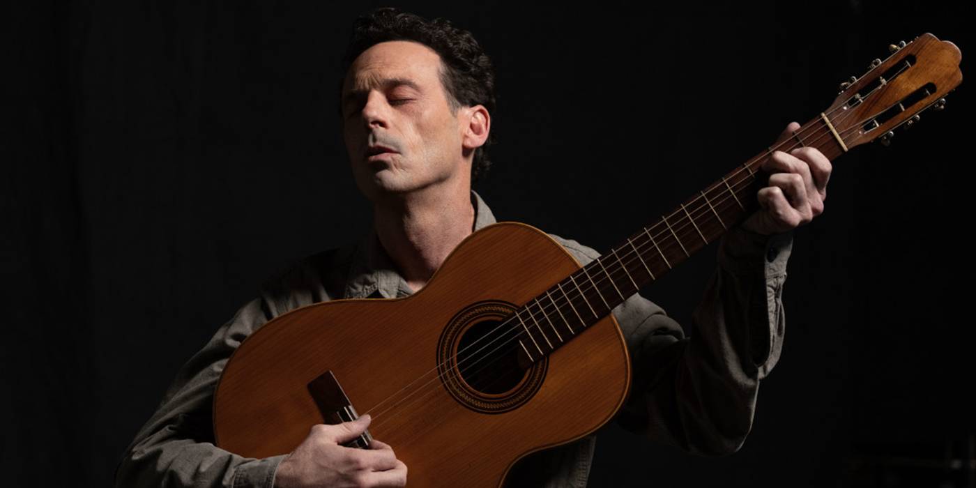 Уди Гутри выступает в фильме A Complete Unknown