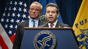 FDA внедряет инновационную систему на базе искусственного интеллекта для мониторинга побочных эффектов лекарств и вакцин