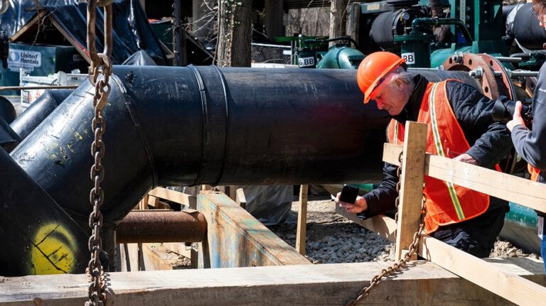 Восстановление системы очистки после крупного сброса стоков в реку Потомак перед летним празднованием America250