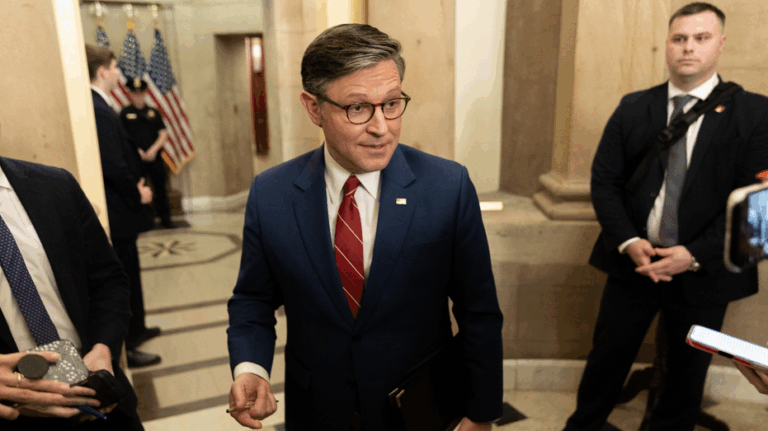 Палата представителей одобрила краткосрочное финансирование DHS, разгорается борьба в Сенате за предотвращение исторического шатдауна