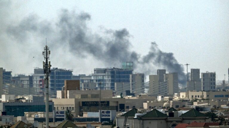 Иран продолжает ракетные и беспилотные атаки на соседние страны, вызывая масштабные интервенции и угрозы