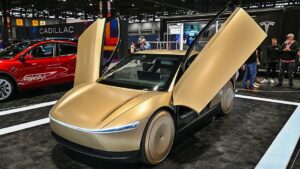 Tesla завершила сборку первого безрулевого электромобиля для публичных дорог — что дальше?